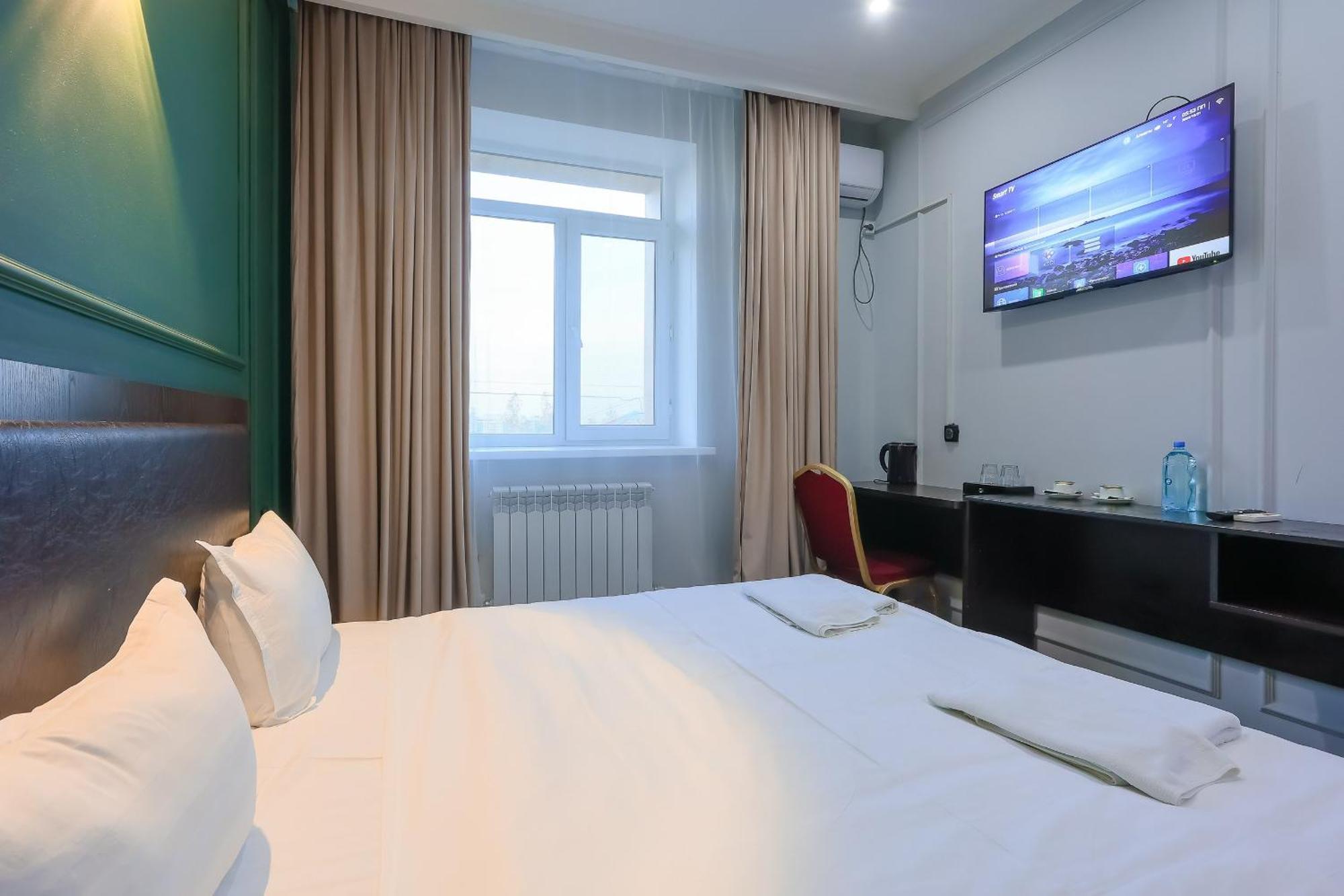 Hotel Vivaldis Almaty Extérieur photo