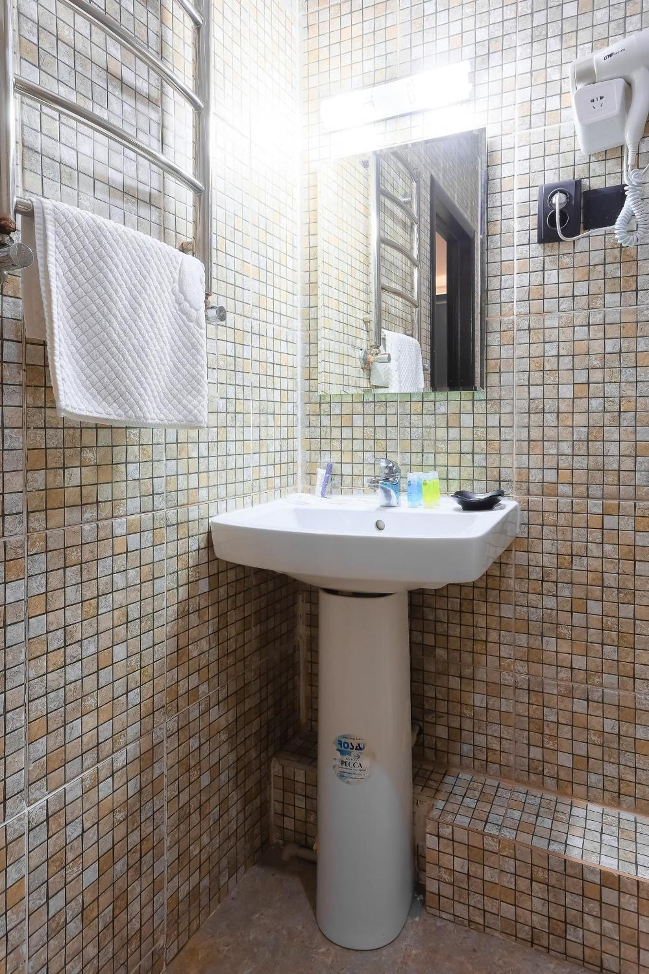 Hotel Vivaldis Almaty Extérieur photo