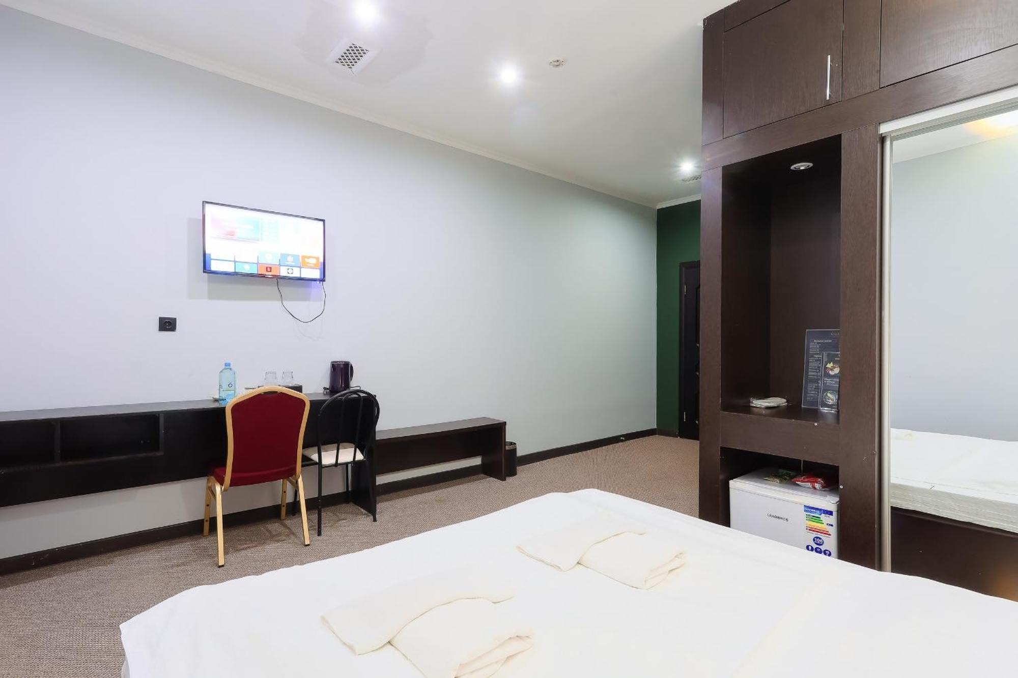 Hotel Vivaldis Almaty Extérieur photo