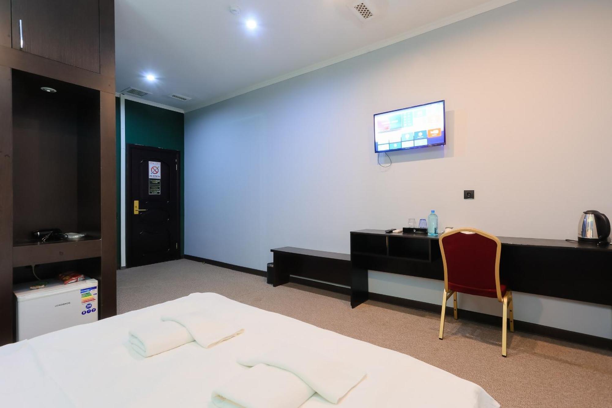 Hotel Vivaldis Almaty Extérieur photo