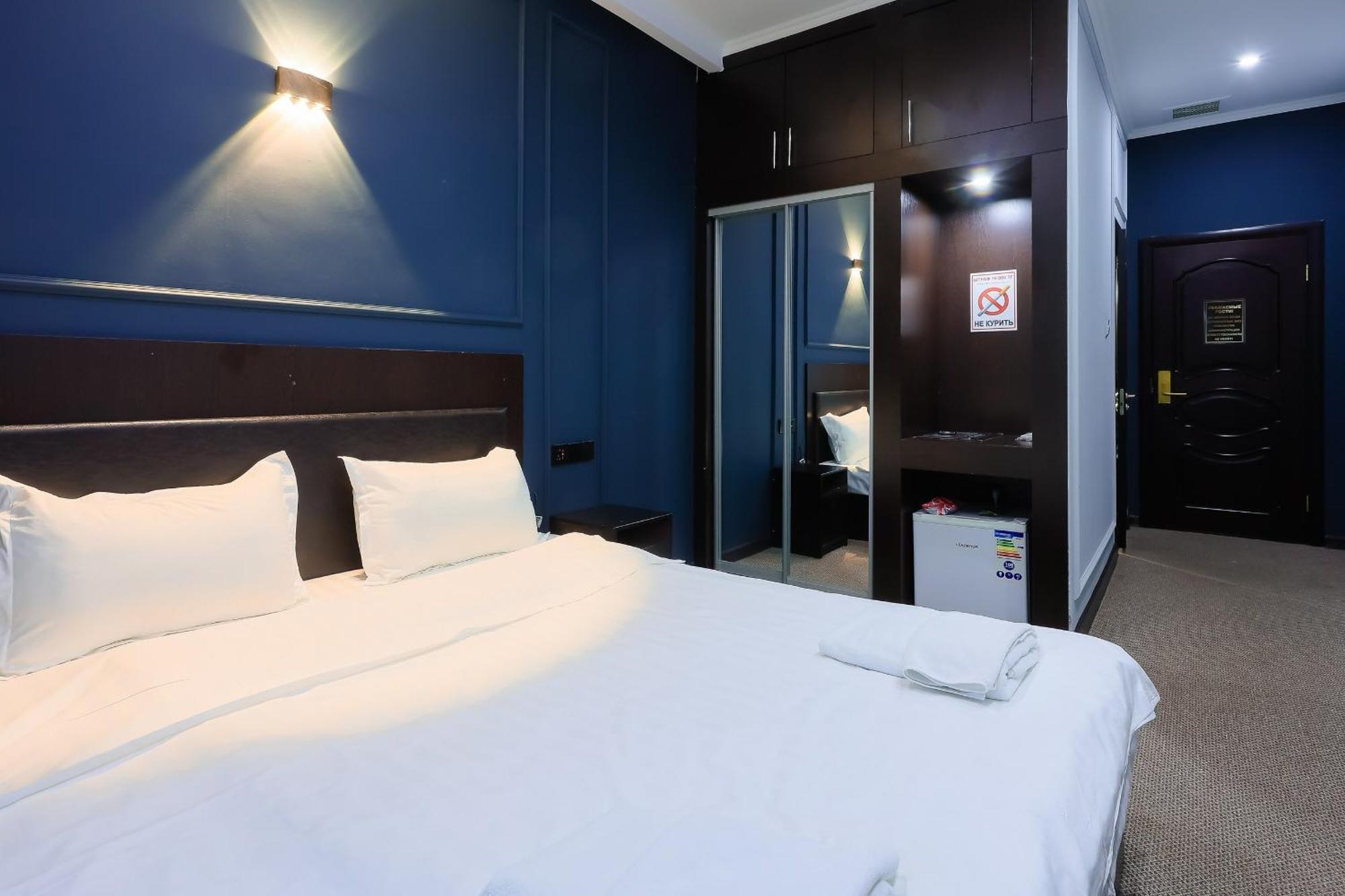 Hotel Vivaldis Almaty Extérieur photo