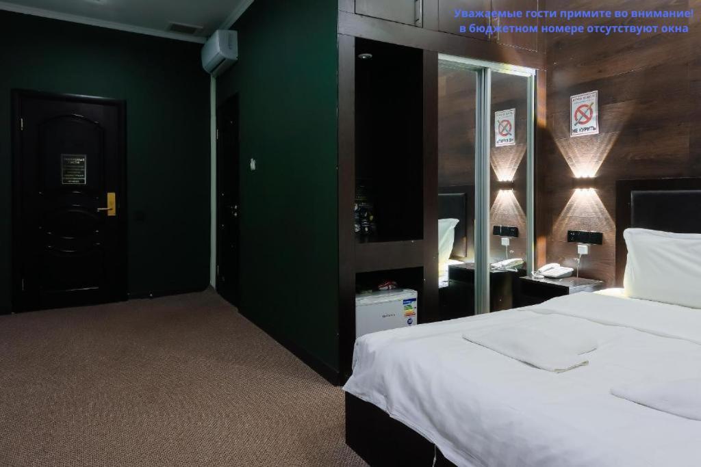 Hotel Vivaldis Almaty Extérieur photo